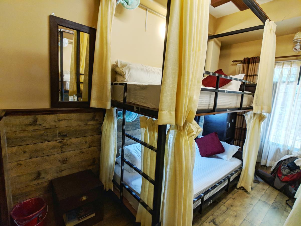 Hotel Forest Lake Backpackers' Hostel Pokhara Exterior foto